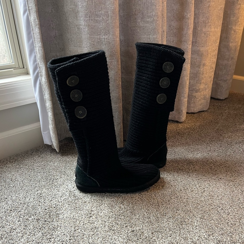 Black knitted Ugg Boots - Size 8
